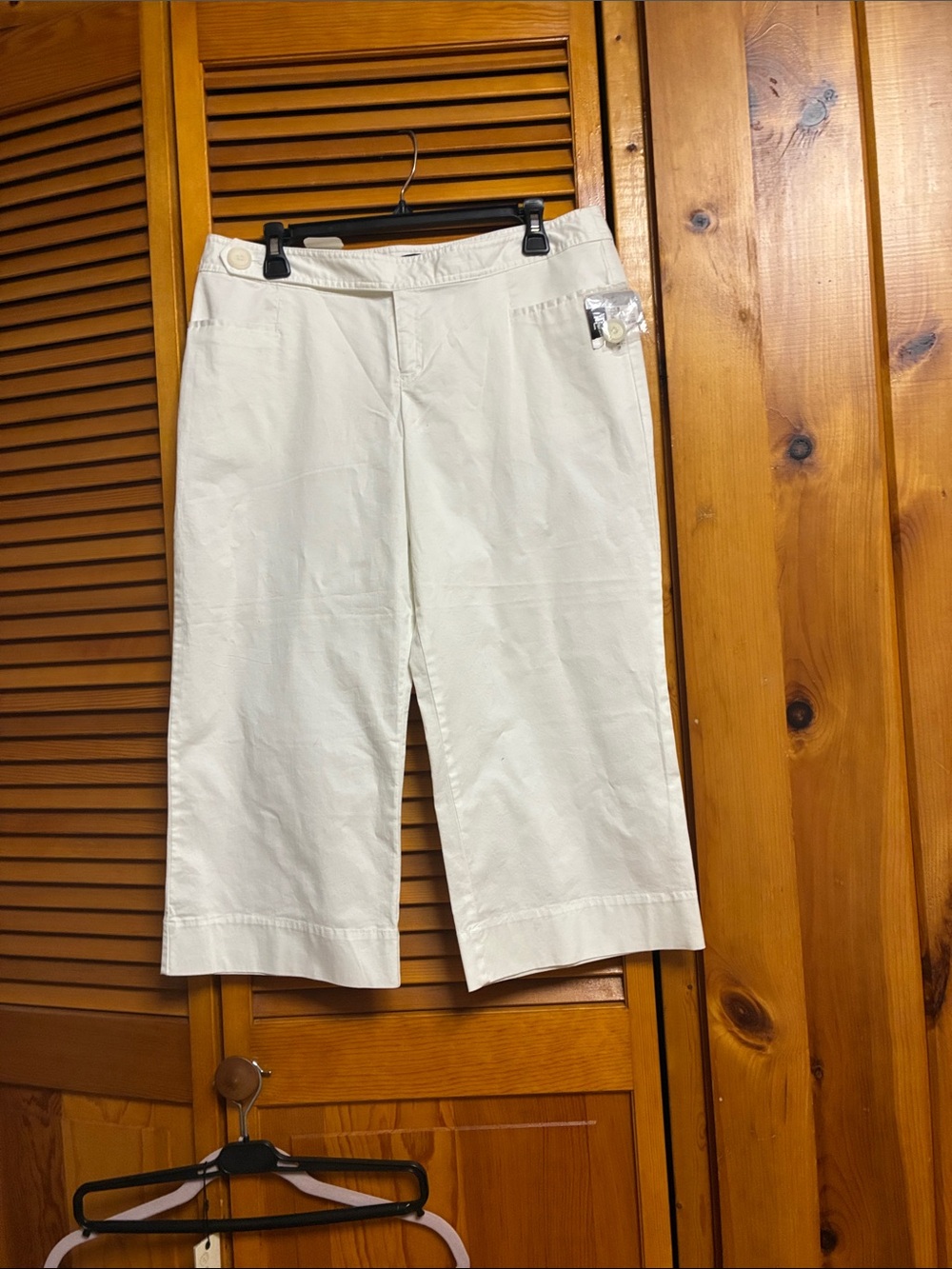 Mossimo Supply Co. White Cropped Bermuda Pull-On Shorts length 30”waist 18”